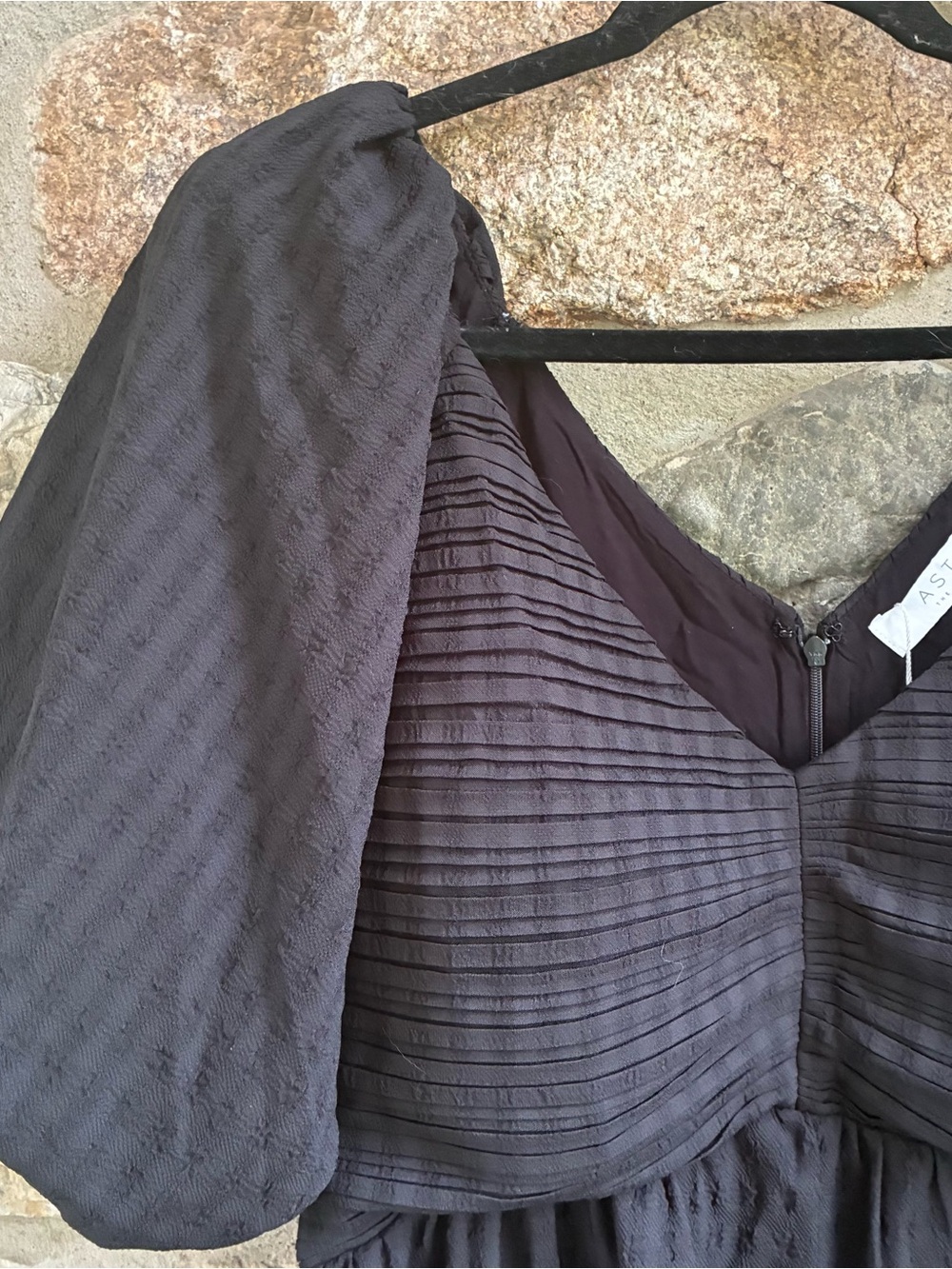 ASTR Dress - Picture 5 of 14